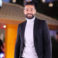 وعكة صحية مفاجئة تصيب اليوتيوبر إسلام فوزي وزوجته تناشد متابعيه بالدعاء له